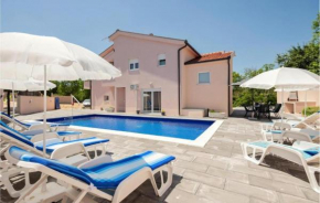 Villa Cecilia with heated pool